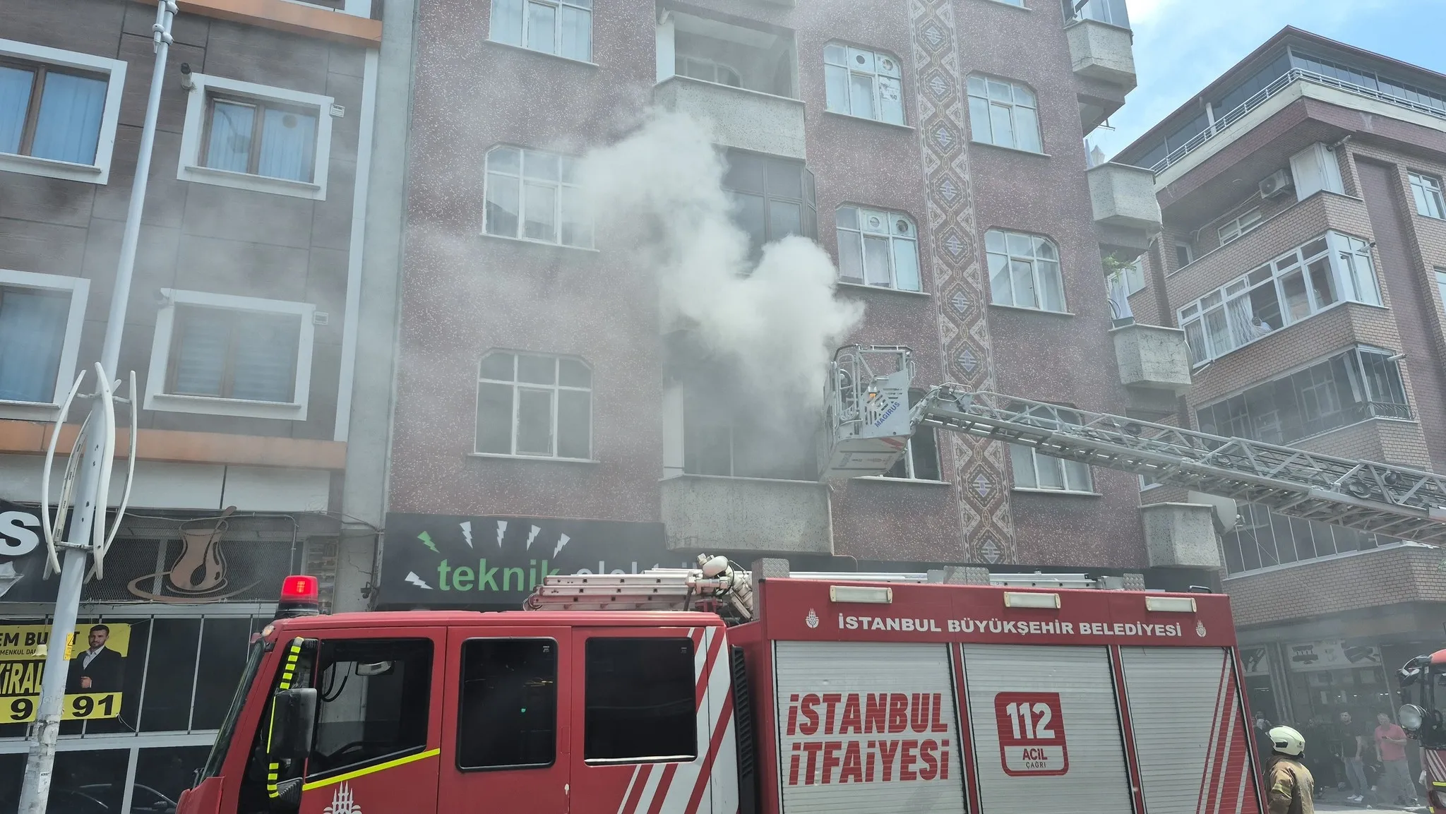 İstanbul'da şarjda patlayan telefon faciayı önledi