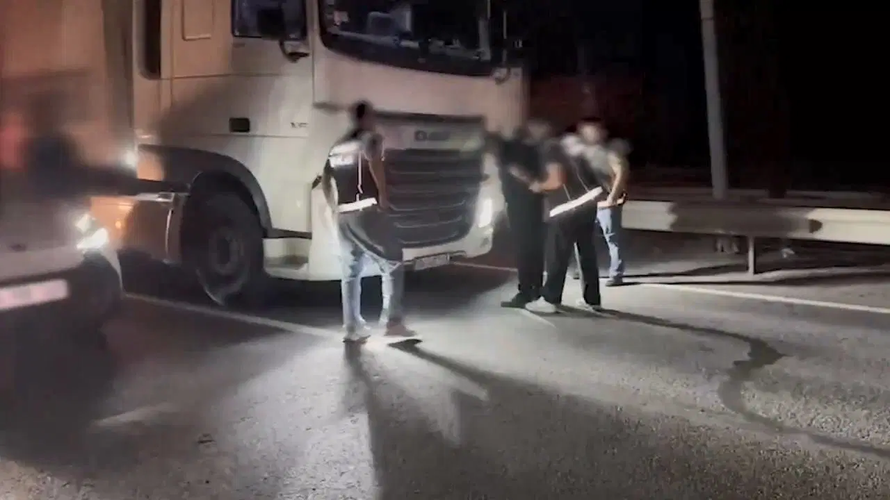 İstanbul'da TIR'ın Yakıt Tankında 224 Kilo Sıvı Metamfetamin Ele Geçirildi