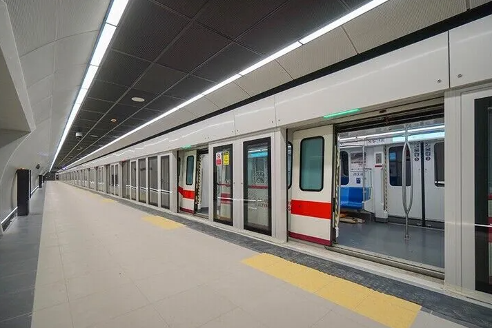 İstanbul'da Toplu Taşıma Seferleri 02.00'ye Kadar Uzatıldı