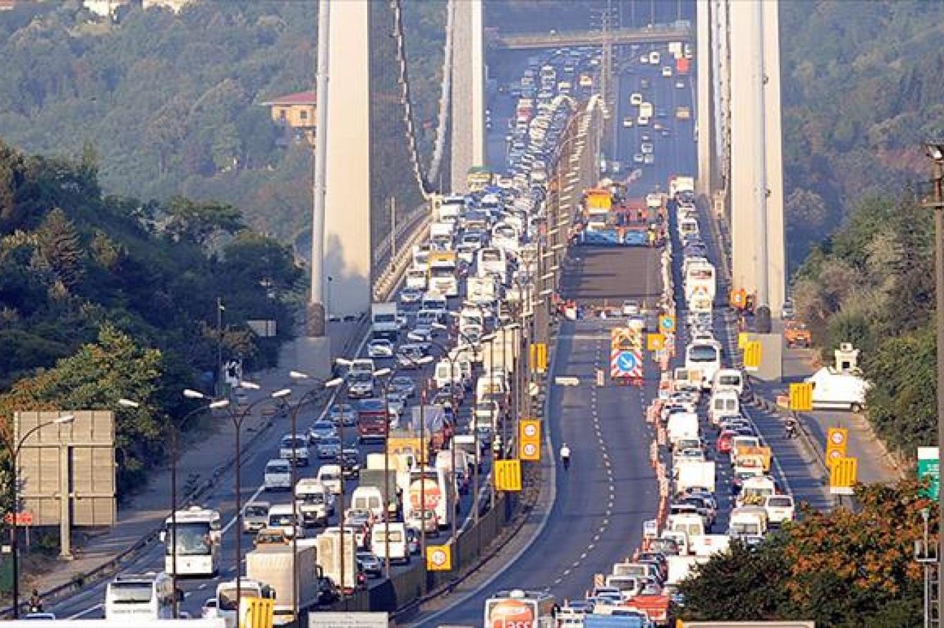İstanbul Trafiğinde Kabus: Molla Gürani Viyadüğü Çalışması