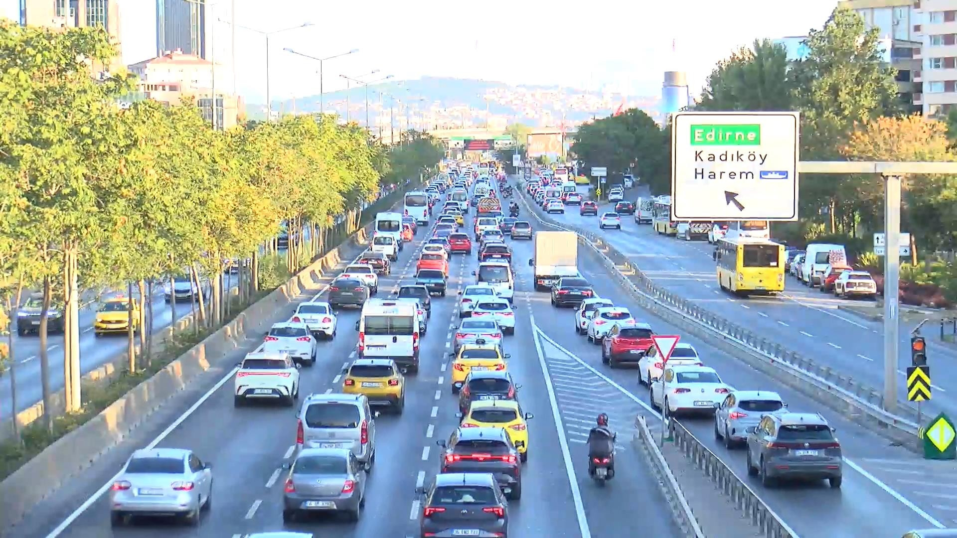 İstanbul Trafiği Okul Açılışıyla Erken Yoğunlaştı