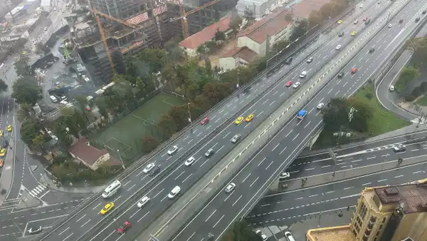 İstanbul'da Trafik Yoğunluğu Uyarılarla Düştü: Yüzde 40'ın Altına İndi
