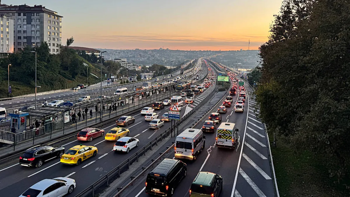 İstanbul'da Trafik Yoğunluğu Yüzde 89'a Ulaştı