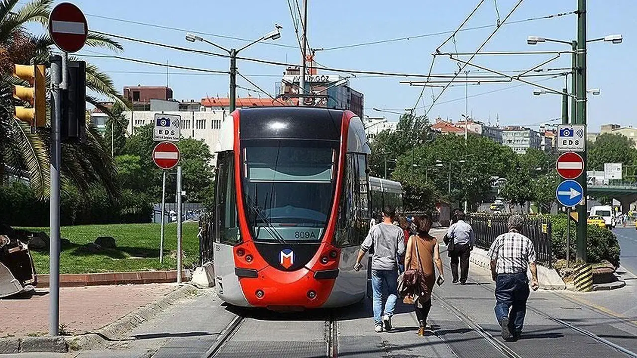 İstanbul'da Tramvay Seferleri Teknik Arıza Nedeniyle Aksadı