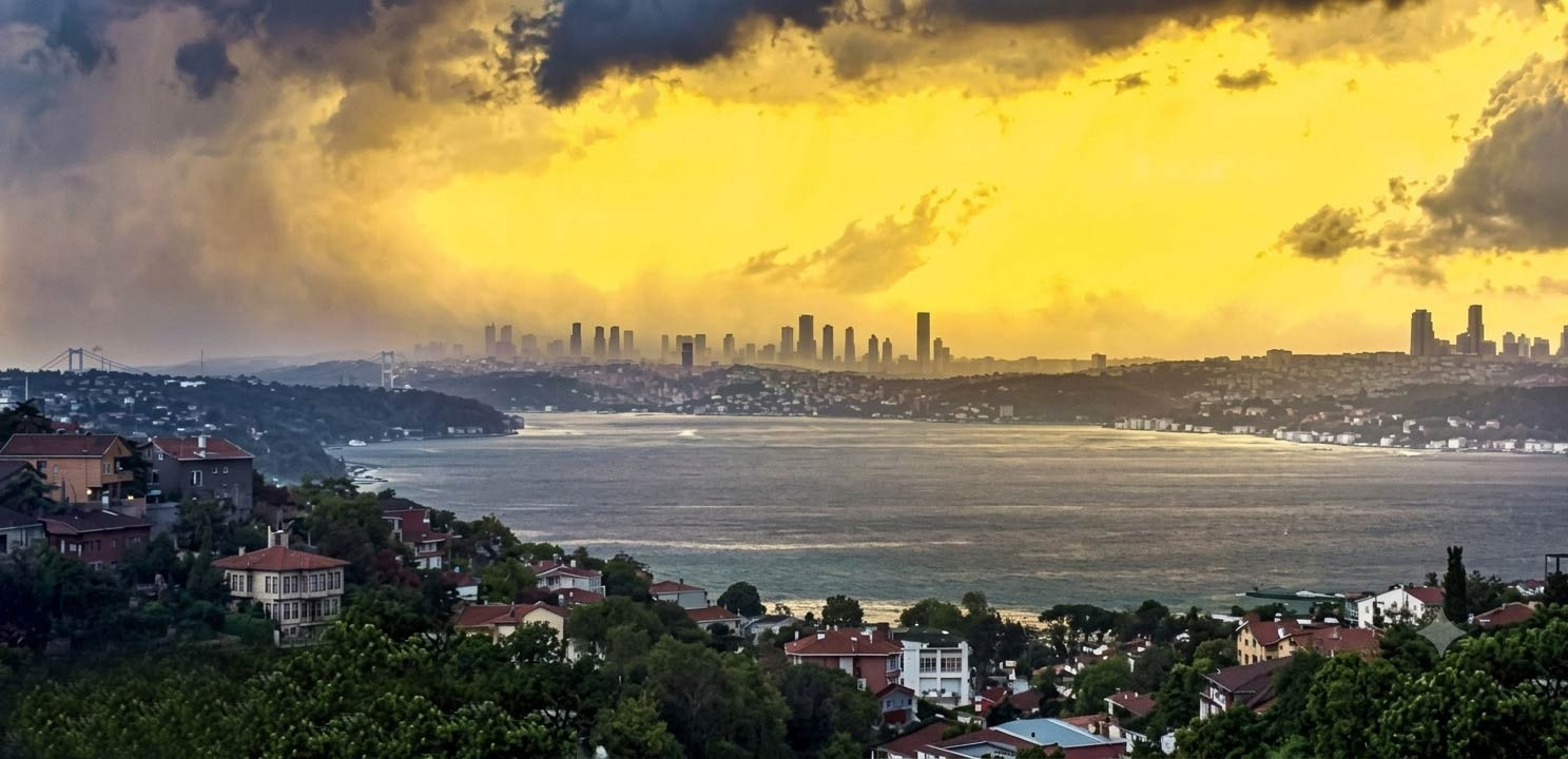 İstanbul'u Fırtına Vurdu: Hayat Olumsuz Etkilendi