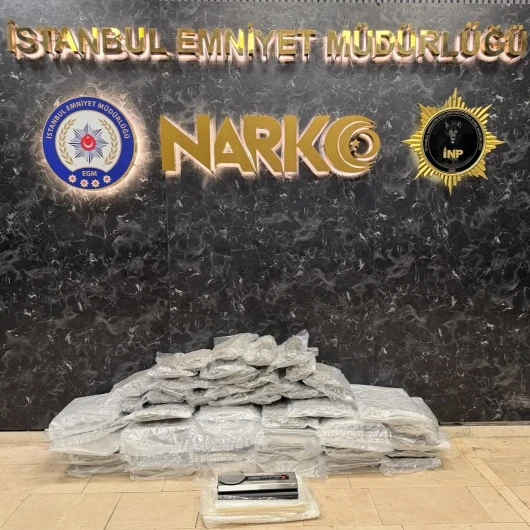 İstanbul'da Uyuşturucu Operasyonu: 57 Kilo Skunk Ele Geçirildi