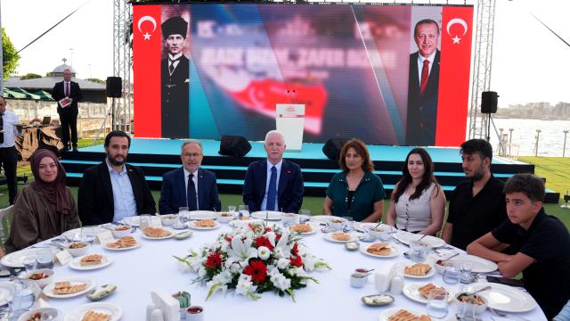 İstanbul Valisi Gül'den 15 Temmuz Şehit Aileleri Onuruna Yemek