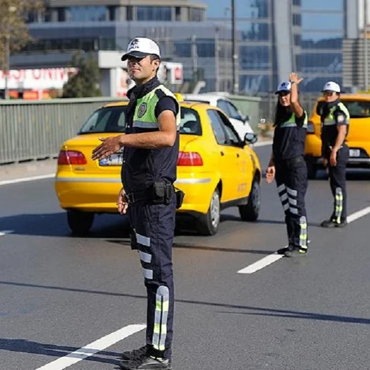İstanbul'da Zafer Bayramı Provası: Trafiğe Kapatılan Yollar ve Alternatif Güzergahlar