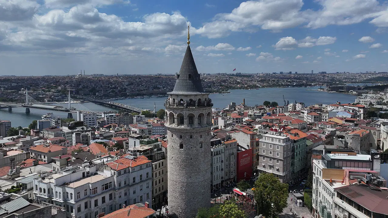 İstanbul'a çifte kavurucu sıcak dalgası: AKOM'dan 10 günlük kritik uyarı