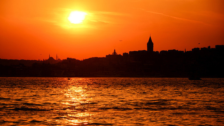 İstanbul'da Bugün Rekor Sıcaklık: Valilikten Uyarı