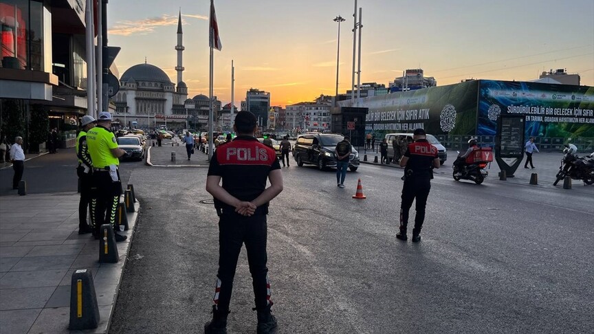 İstanbul'da dev 'huzur' uygulaması: Binlerce polis sahada