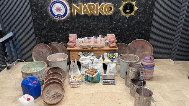 İstanbul'da dev uyuşturucu operasyonu: 11,5 ton ham madde ele geçirildi