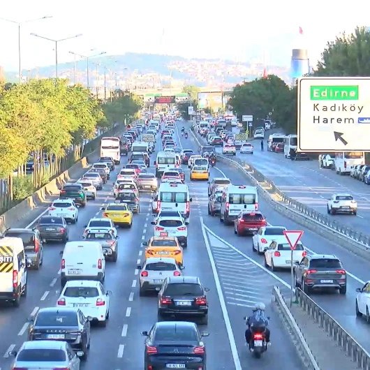 İstanbul'da Eğitim Dönemi Başladı: Trafik Yoğunluğu Yüzde 53'ü Gördü