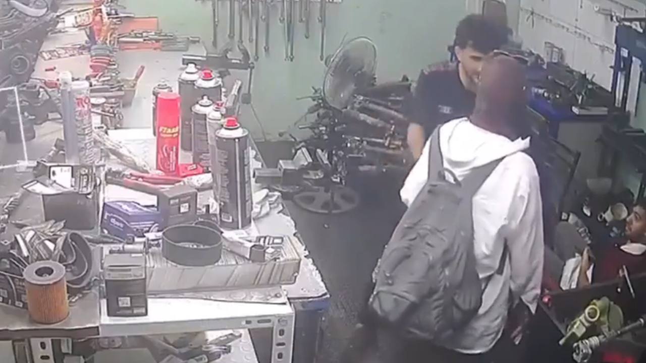 İstanbul'da erkeklere taciz iddiasıyla bir kadın gözaltına alındı