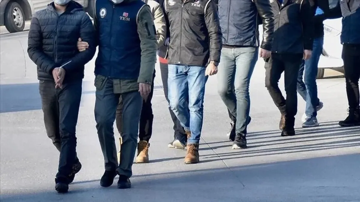 İstanbul'da FETÖ'nün MEB yapılanmasına operasyon: 10 tutuklama