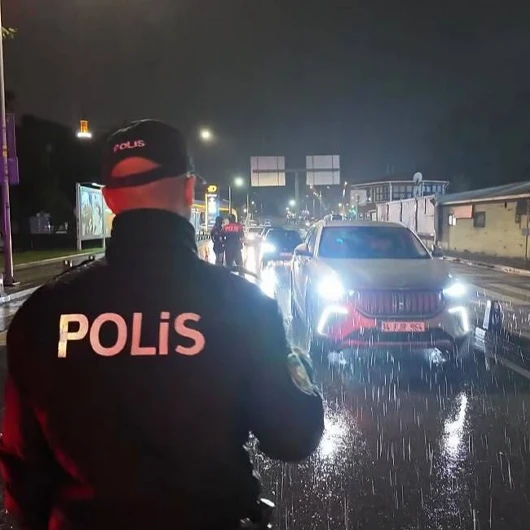 İstanbul'da 'Huzur' denetimi: Araçlar tek tek arandı