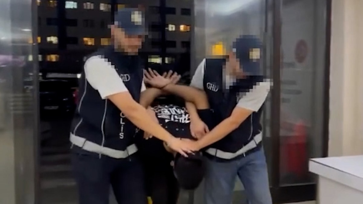 İstanbul'da Kadınları Gizlice Görüntüleyen Şahıs Yakalandı