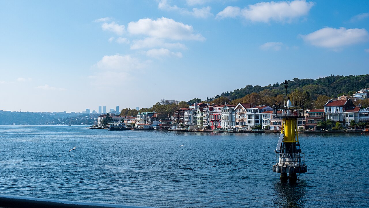 İstanbul'da kavurucu sıcak: Sahiller ve parklar doldu taştı