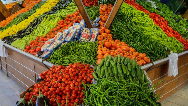İstanbul'da mayısta erik fiyatı yüzde 86 arttı, sivri biber yüzde 60 ucuzladı