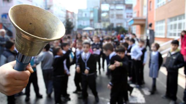 İstanbul'da Okullar İlk Gün 10.00-15.00 Arası Eğitim Yapacak