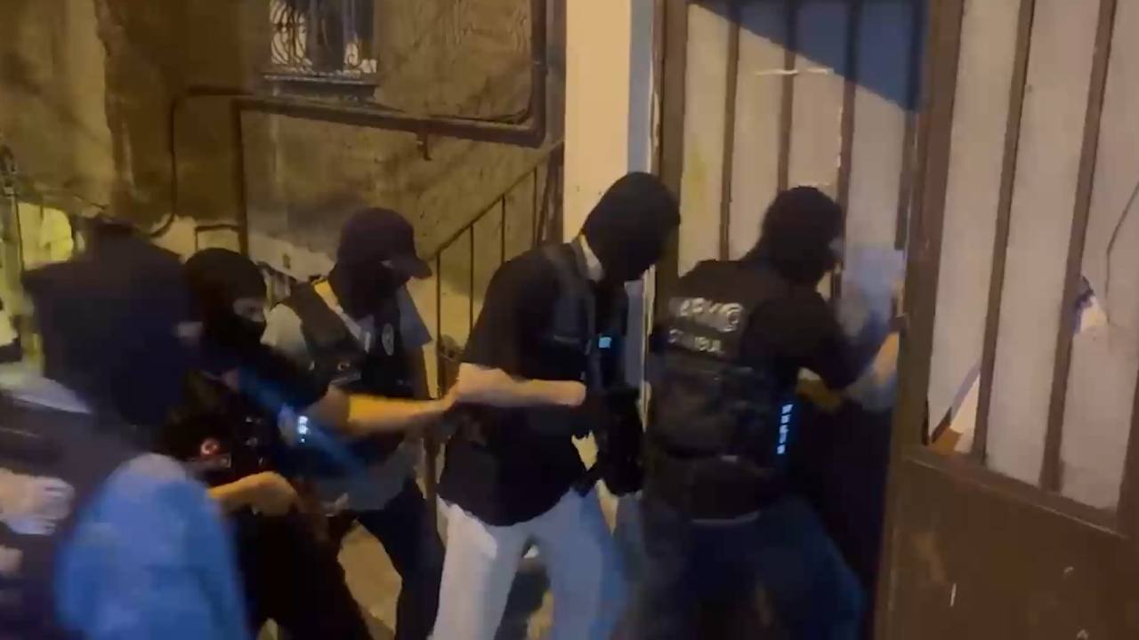 İstanbul'da Uyuşturucu Operasyonu: 297 Kilo Ele Geçirildi