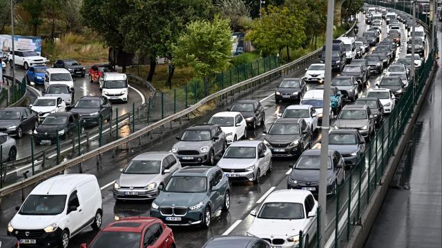 İstanbul'da Yoğun Trafik: Yağışın Etkisiyle Yüzde 89