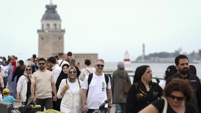 İstanbullular bayram tatilinde sahilleri doldurdu