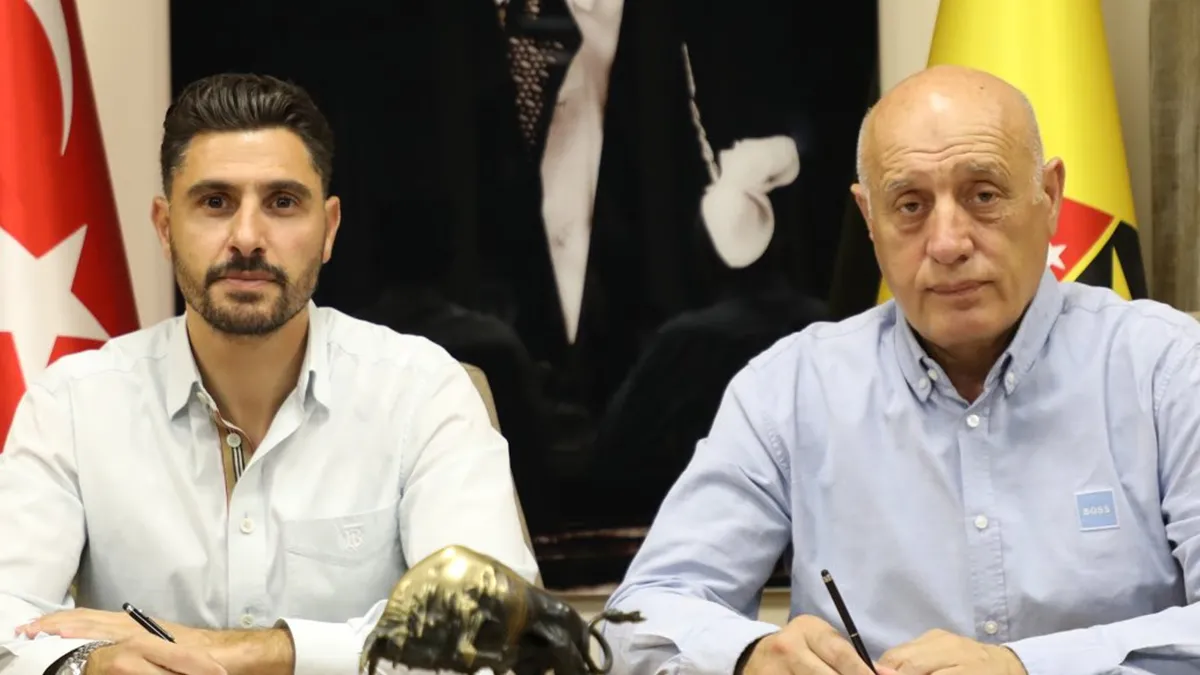 İstanbulspor, Özer Hurmacı ile 5 yıllık imzaladı