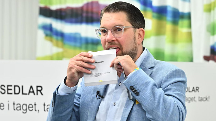 İsveç'te Seçim Heyecanı: Aşırı Sağ İktidara Göz Kırpıyor