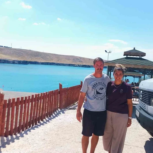 Türkiye Turuna Çıkan İsviçreli Çift, Konya'nın Acıgöl'ünde Büyülendi