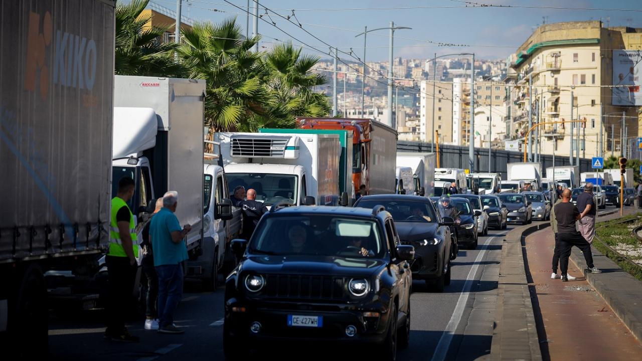 İtalya'da Mazot Protestosu: Yollar Tıkandı, Raflar Boşaldı