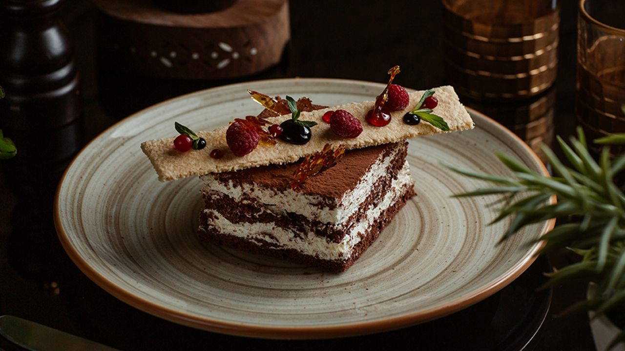 Tiramisu: İtalyan Mutfağının Efsane Tatlısı ve Yapım Sırrı
