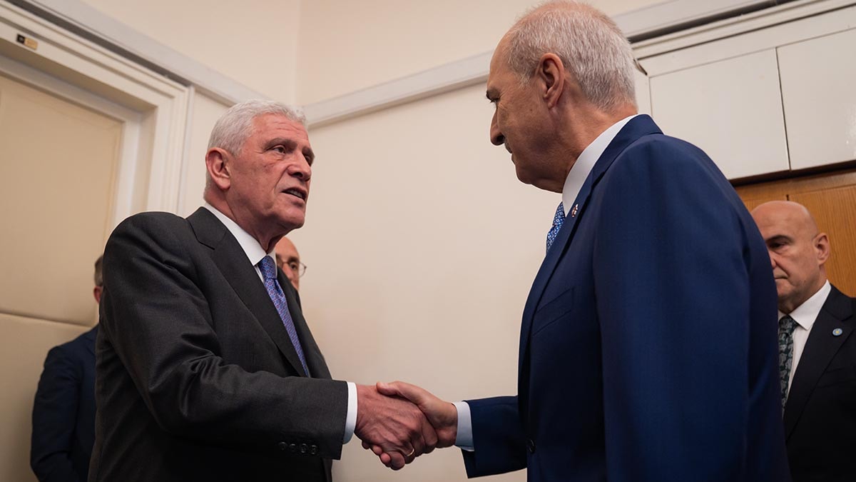 İYİ Parti lideri Dervişoğlu'ndan Meclis Başkanı Kurtulmuş'a soru: Çerçeve yasa ne zaman