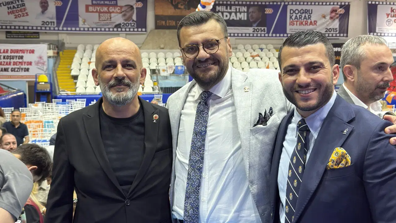 İYİ Parti'nin Şehzadeler adayı Ahmet Karadağ, AKP'ye katıldı