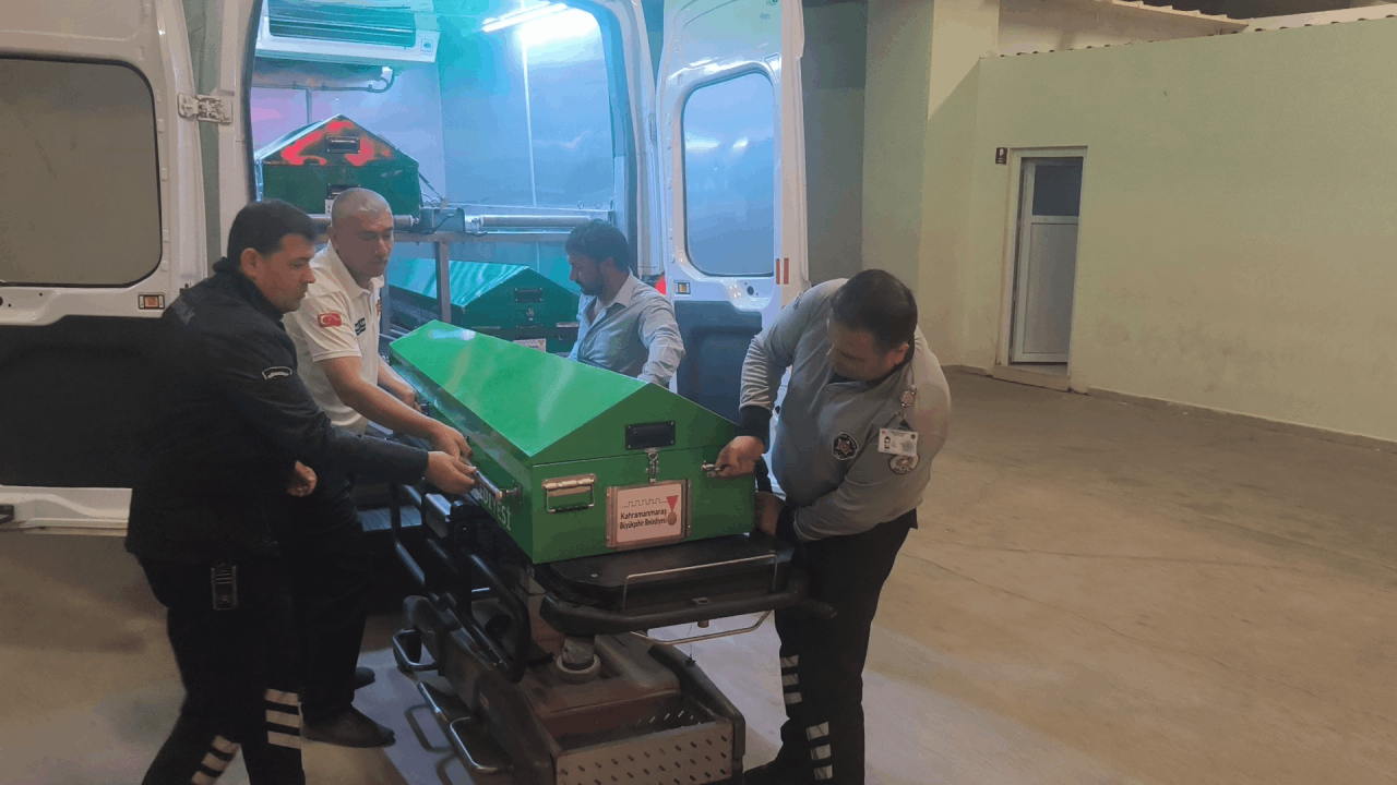 İzinli Polis Memuru, Akrabalarını Ayırmak İsterken Kuzeni Tarafından Vuruldu