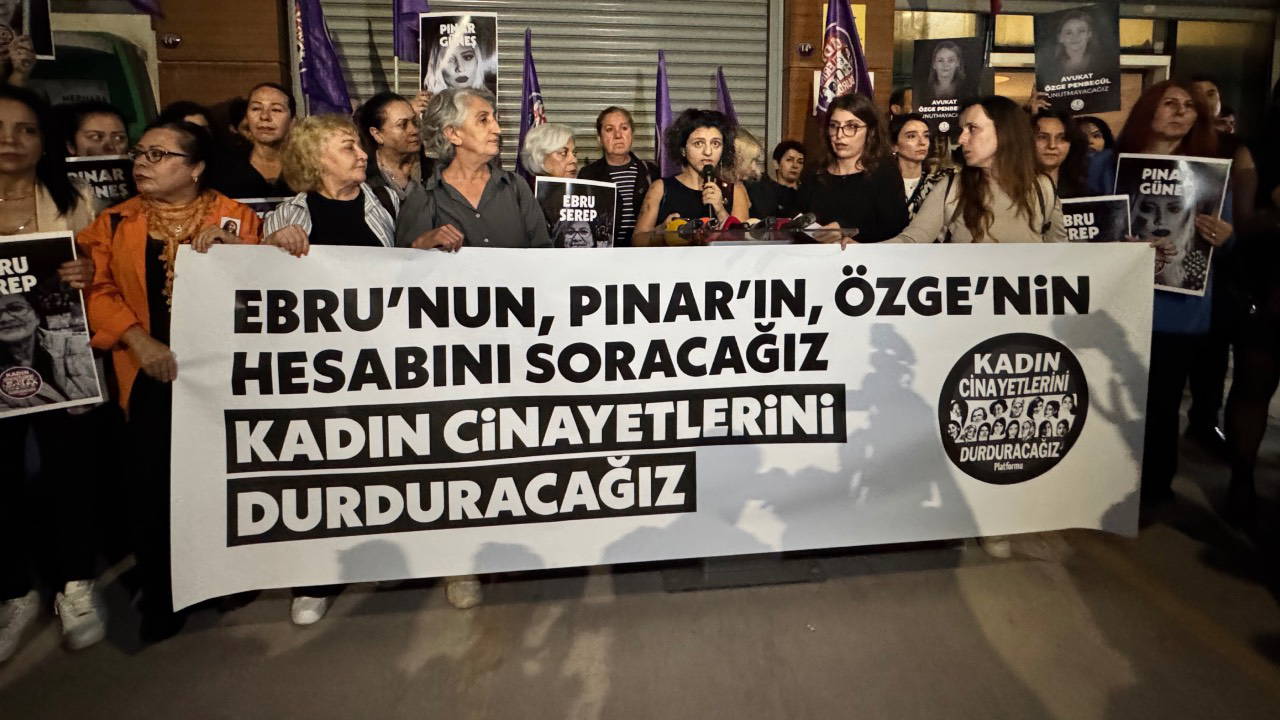 İzmir'de 10 Günde 3 Kadın Cinayeti: Kadınlar Sokağa Çıktı