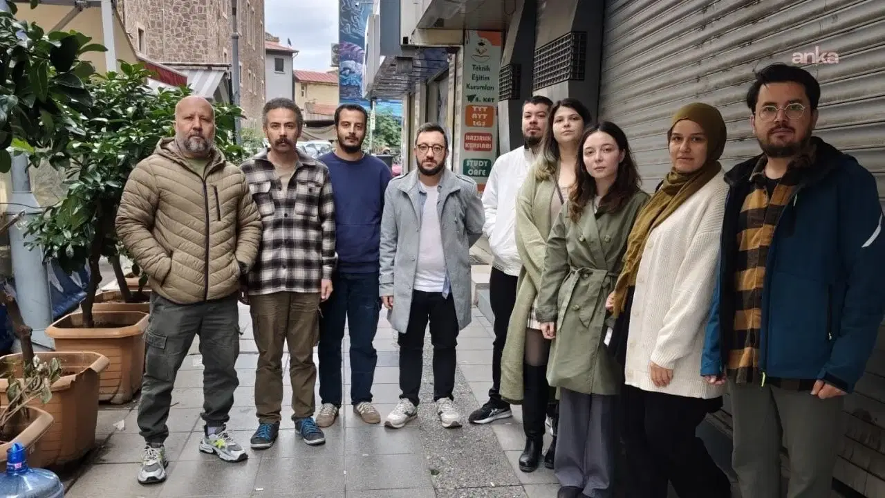 İzmir'de 12 Gazeteci Maaş İsyanı Sonrası İşten Çıkarıldı