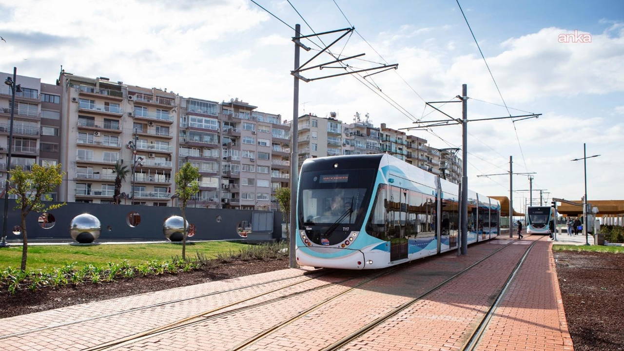 30 Ağustos'ta İzmir'de Toplu Ulaşım Yüzde 50 İndirimli