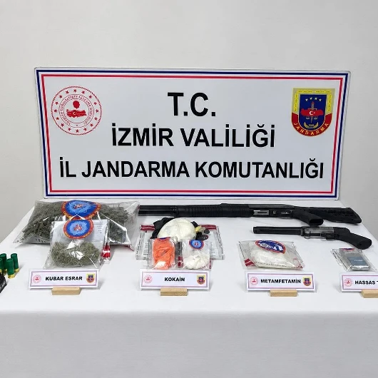 İzmir Bayındır'da Uyuşturucu Operasyonu: 8 Gözaltı