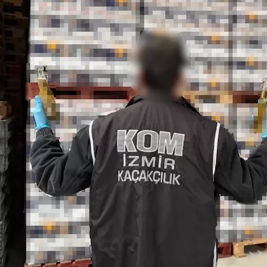 İzmir'de rekor kaçak içki operasyonu: 3.8 milyon TL değerinde