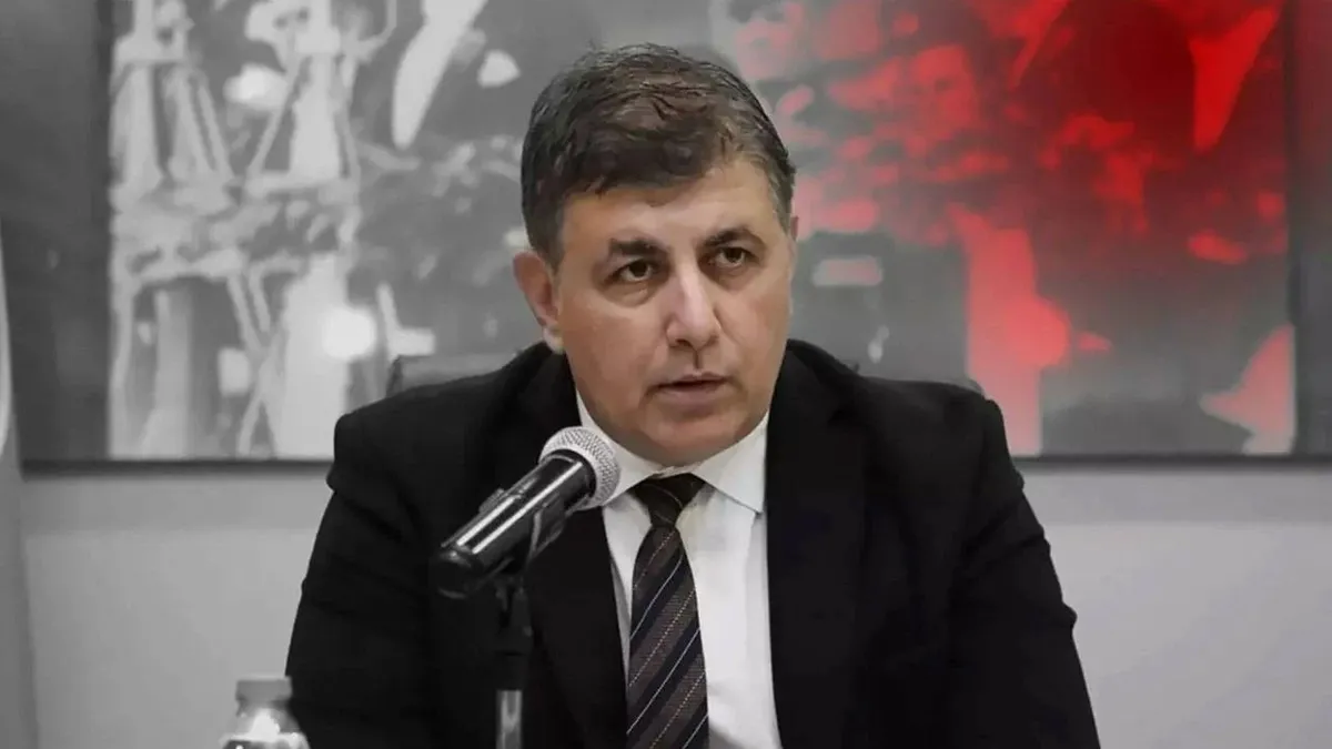 İzmir Büyükşehir Belediye Başkanı Cemil Tugay CHP'den istifa etti
