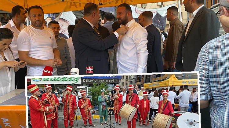 İzmir'de CHP ve Diğer Partilerden AK Parti'ye Toplu Geçiş