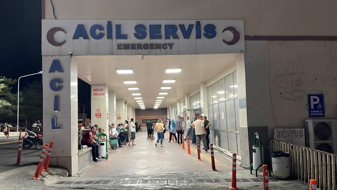 İzmir'de Evde Silahla Yaralanan Çocuk Hayatını Kaybetti