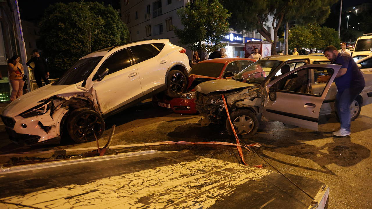 İzmir'de direksiyon başında kalp krizi: Sürücü hayatını kaybetti