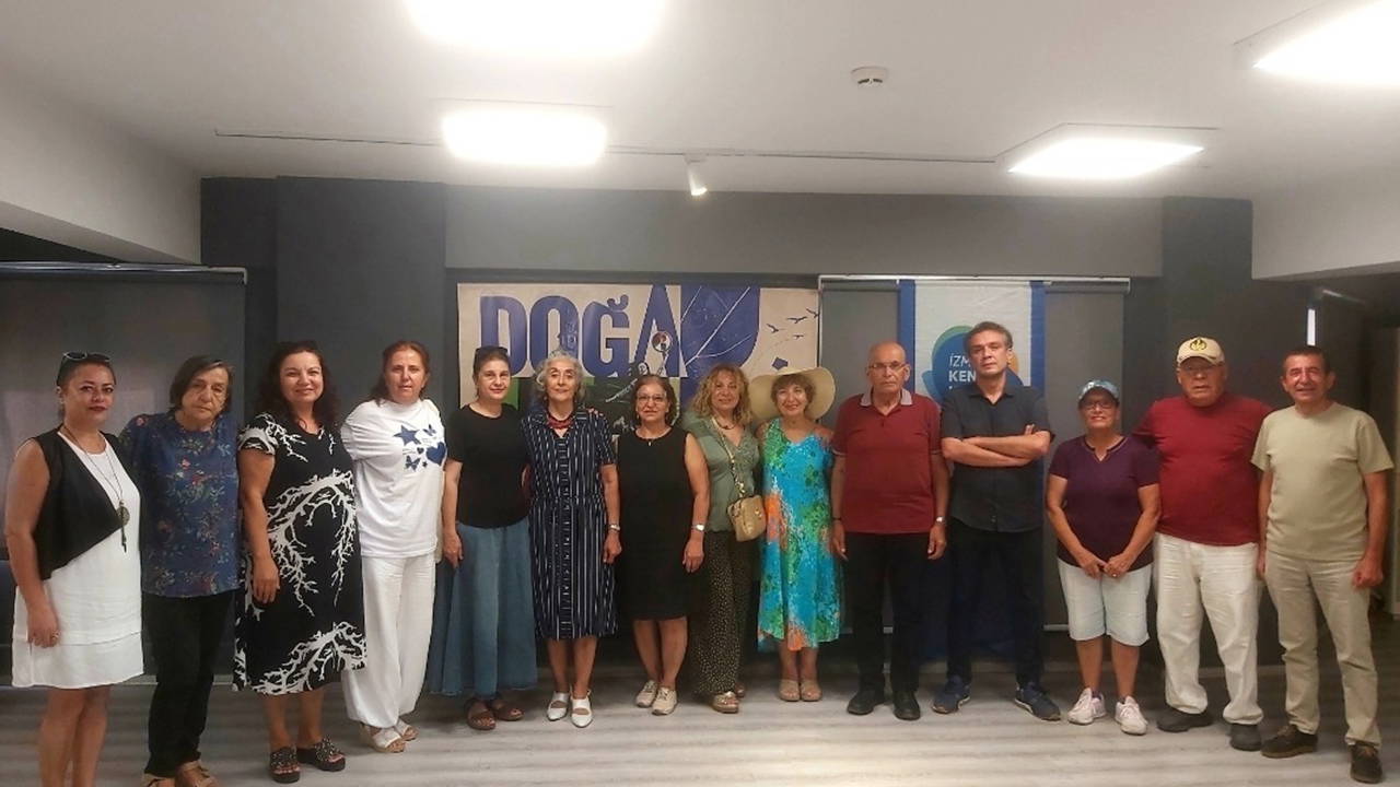 İzmir'de "Doğa ile Barış" Sanat Programı Sürüyor
