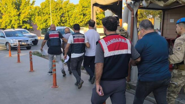 İzmir'de FETÖ Operasyonu: 21 Şüpheli Gözaltında