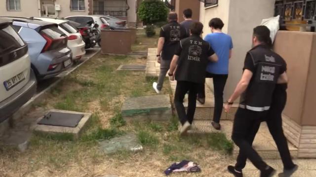 İzmir merkezli 12 ilde FETÖ operasyonu: 80 gözaltı