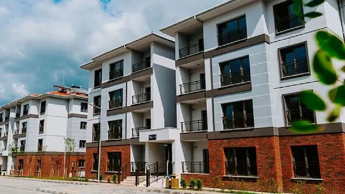 İzmir'in 4 Beldesinde Emlak Patalaması: Ünlüler Sırada
