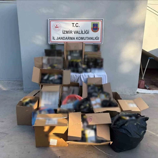 İzmir'de Kaçak Tütün Operasyonu: 90 Bin Makaron Ele Geçirildi
