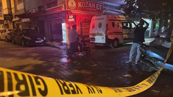 İzmir Karşıyaka'da Silahlı Kavga: 5 Yaralı, 3 Gözaltı